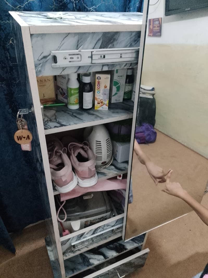 Dressing Cupboard 3