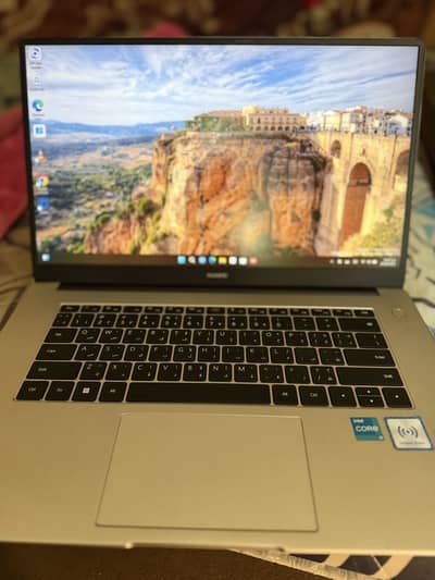 Huawei MateBook D15 | 11th Gen Core i3 | 8GB RAM | 256GB SSD. 200 ok