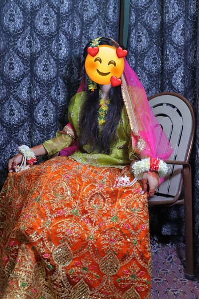 mehndi lehnga