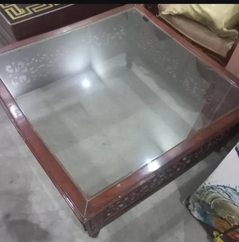 خوبصورت نیا لکڑی کا فرنیچر — الماری، ڈریسنگ اور شوکیس برائے فروخت 5