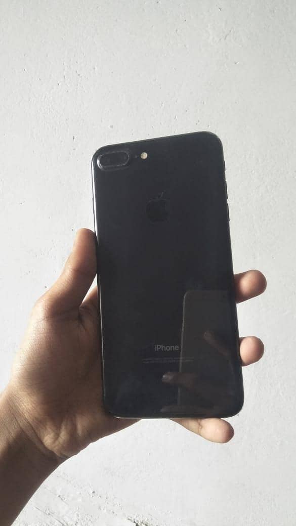 Apple iPhone 7 Plus 1