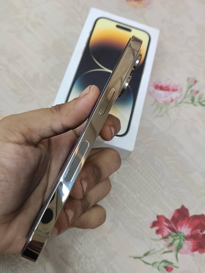 Apple iPhone 14 Pro 2