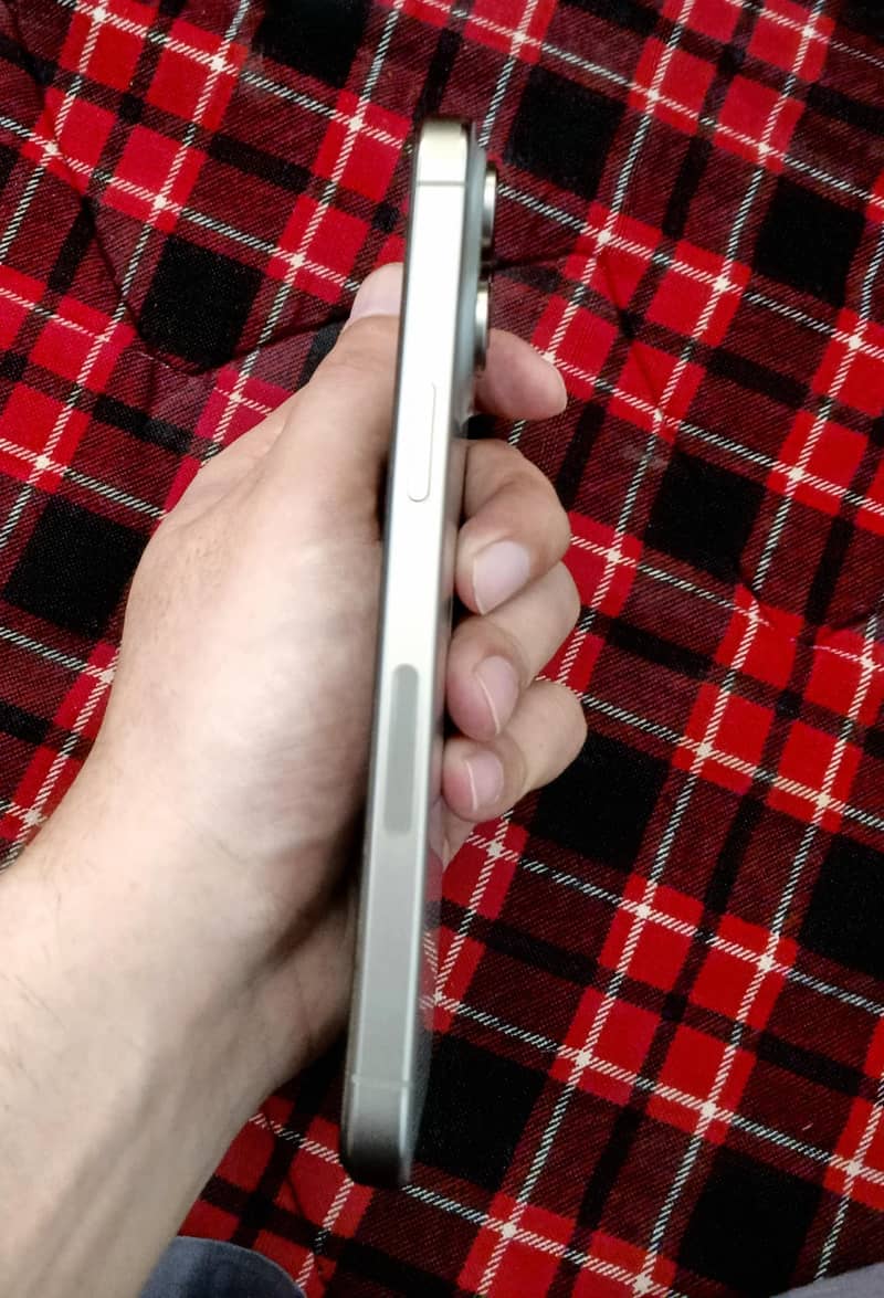Apple iPhone 15 Pro Max 1