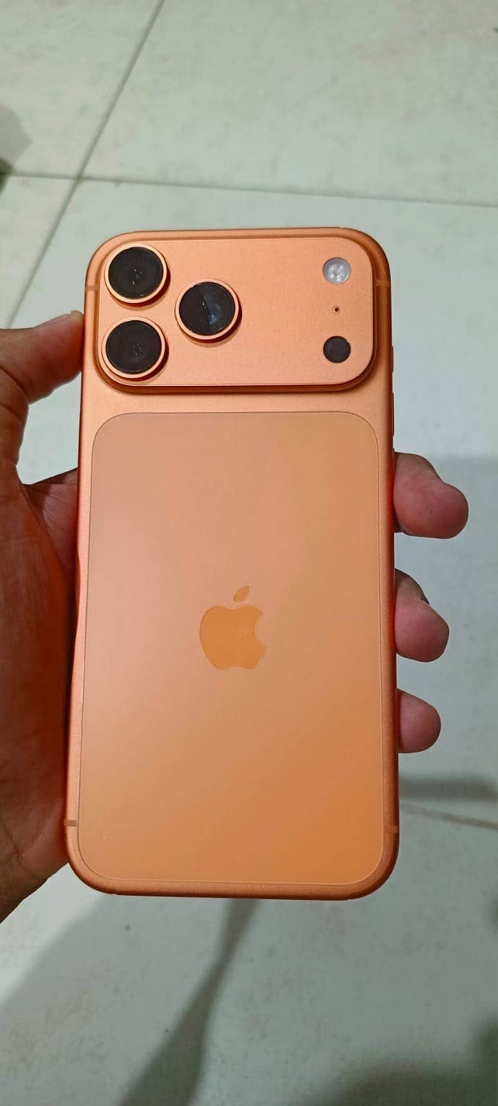 Apple iPhone 17 Pro Max 2