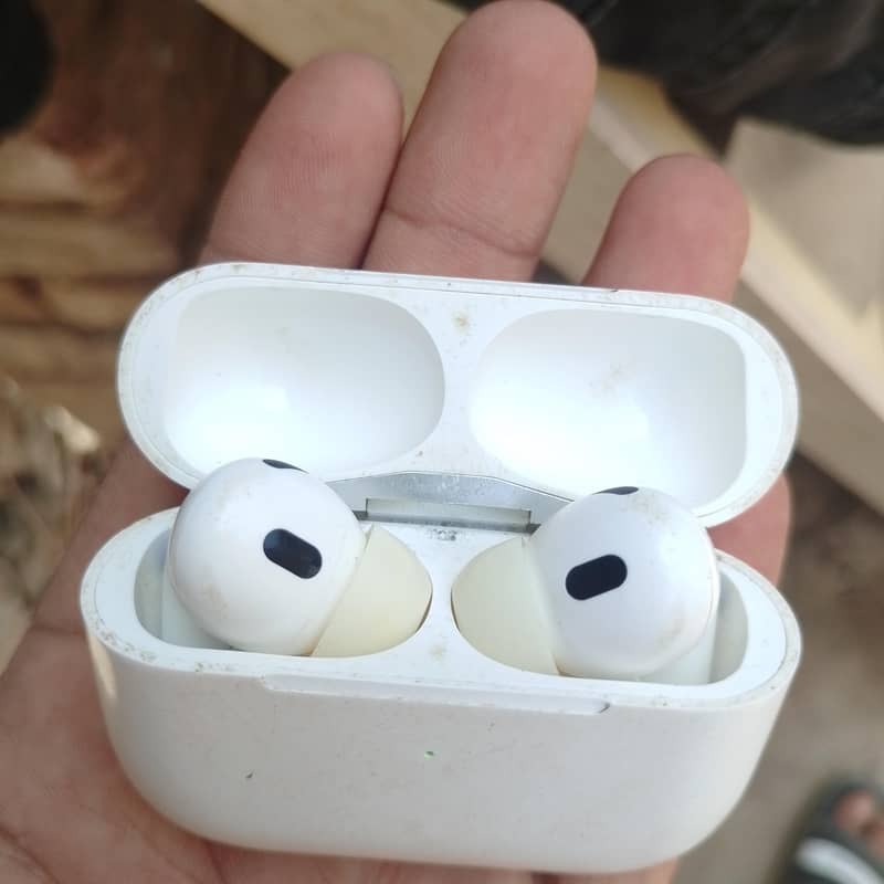 earbuds 0
