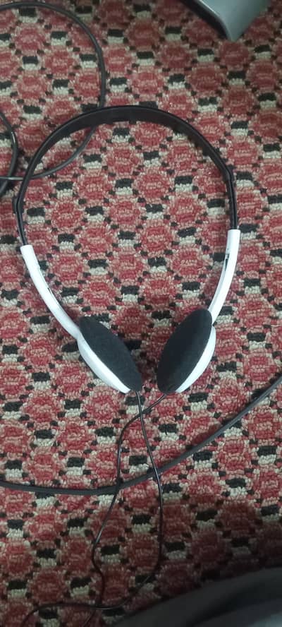 wired headphones