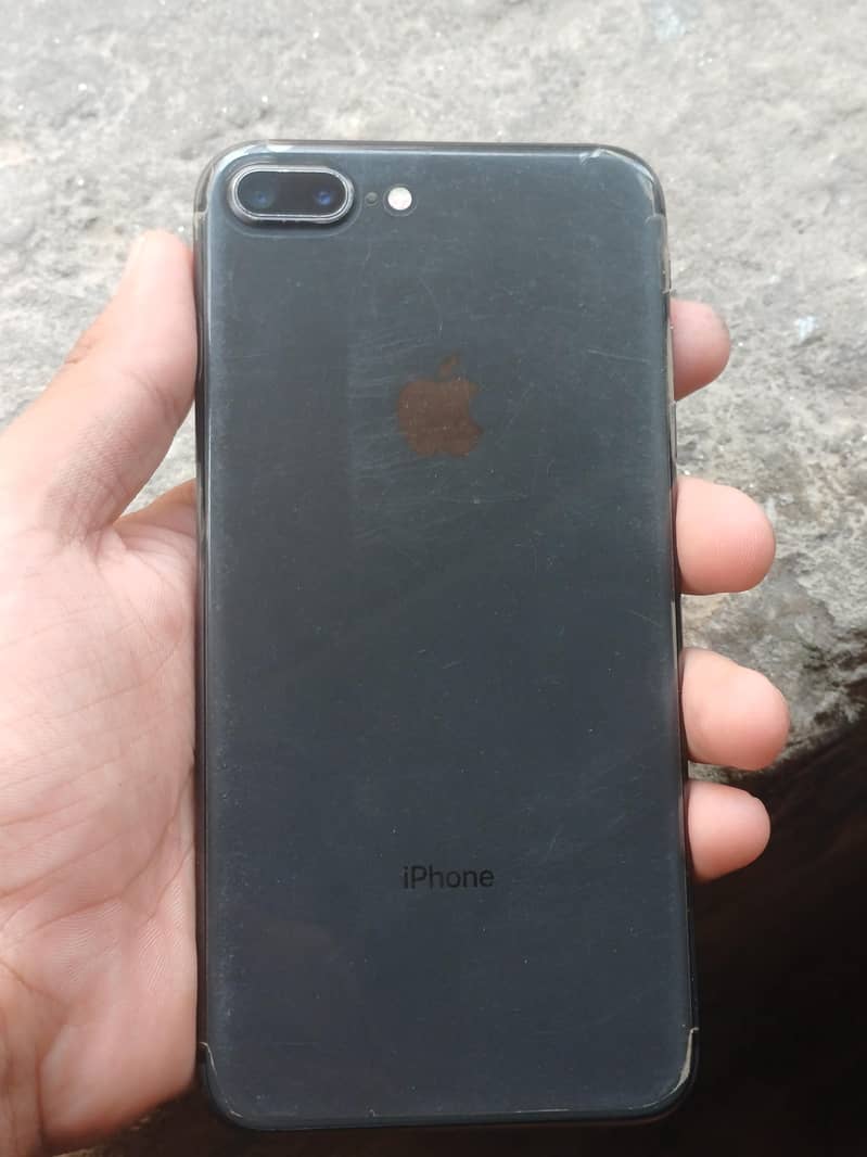 Apple iPhone 8 Plus 1