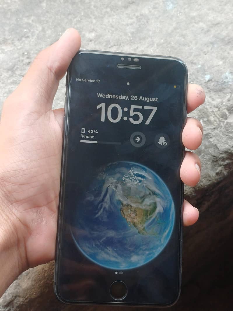 Apple iPhone 8 Plus 4