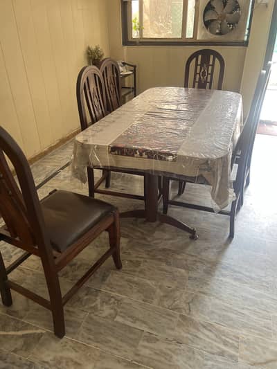 1 dining table and 6 chairs good condition