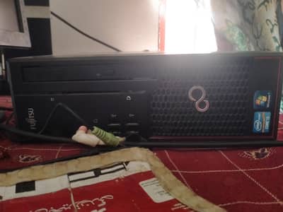 Fujitsu CPU 6gb dd R3 RAM/500gb H. D with AMD cards 17 Inches lCD