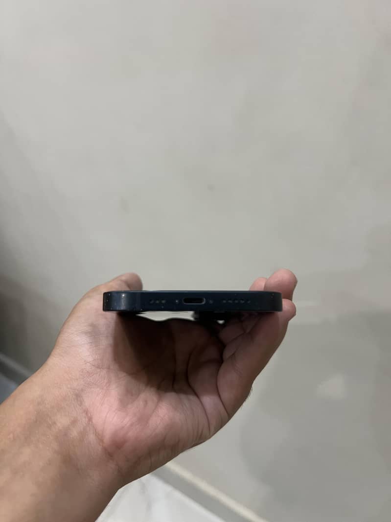 Apple iPhone 13 4