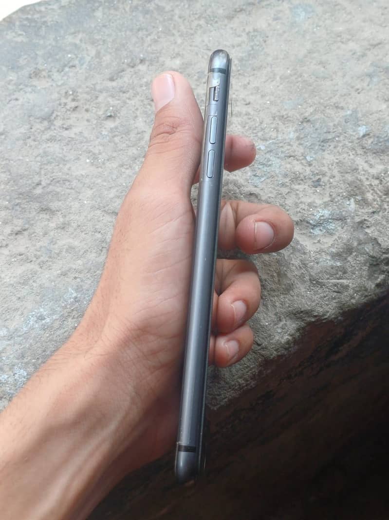 Apple iPhone 8 Plus 3
