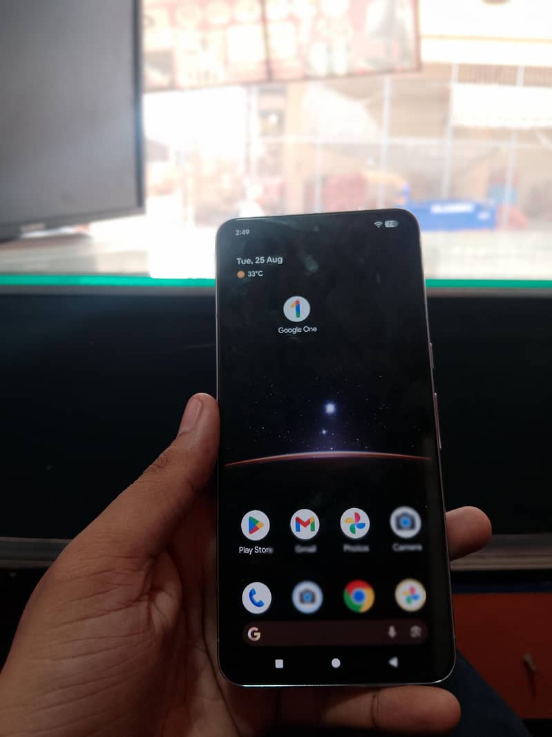 Google Pixel 8 Pro 2