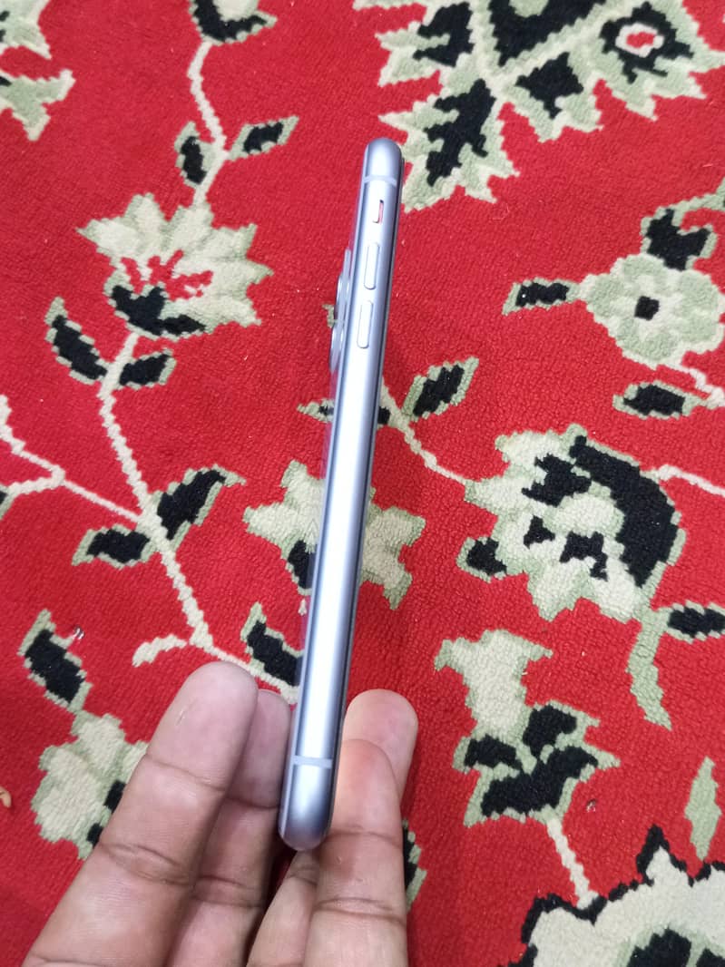 Apple iPhone 11 1