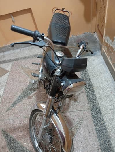 Hero bike 70 CV for sale. contact Whatsapp 03408572606