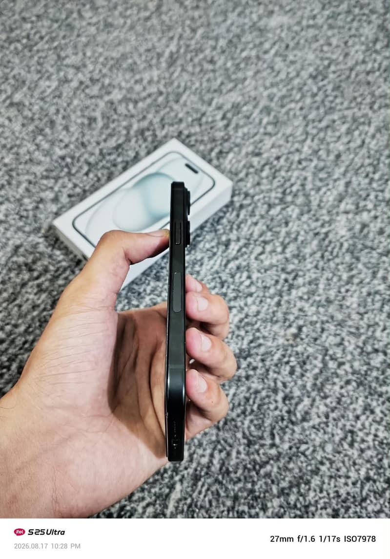 iPhone 15 3