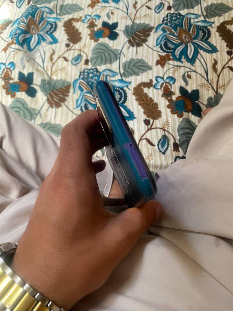 Vivo V21 1