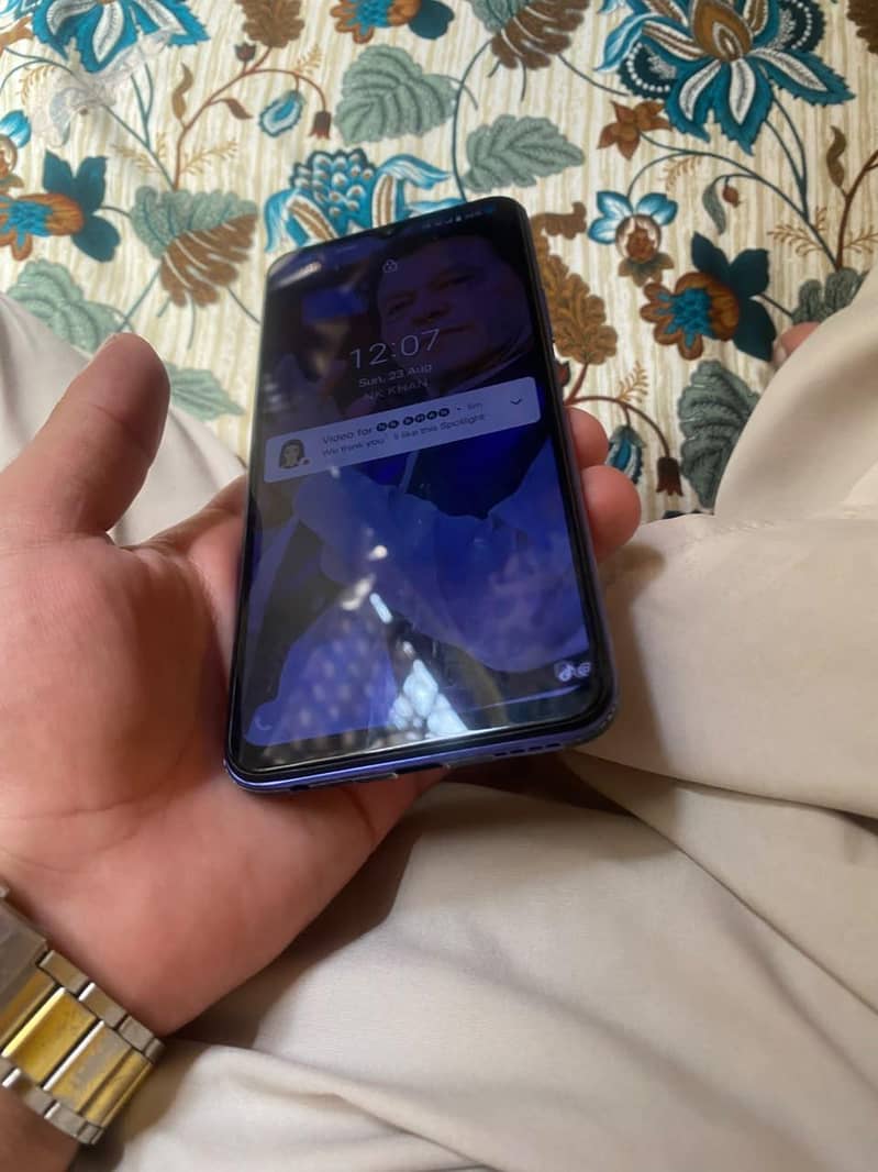 Vivo V21 3