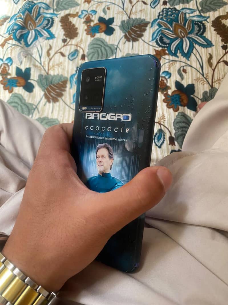 Vivo V21 4