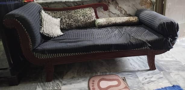 Dewan Sofa sale 10/8 condition solid