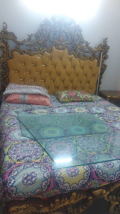 deco . . . bed and dressing 10/10 condition