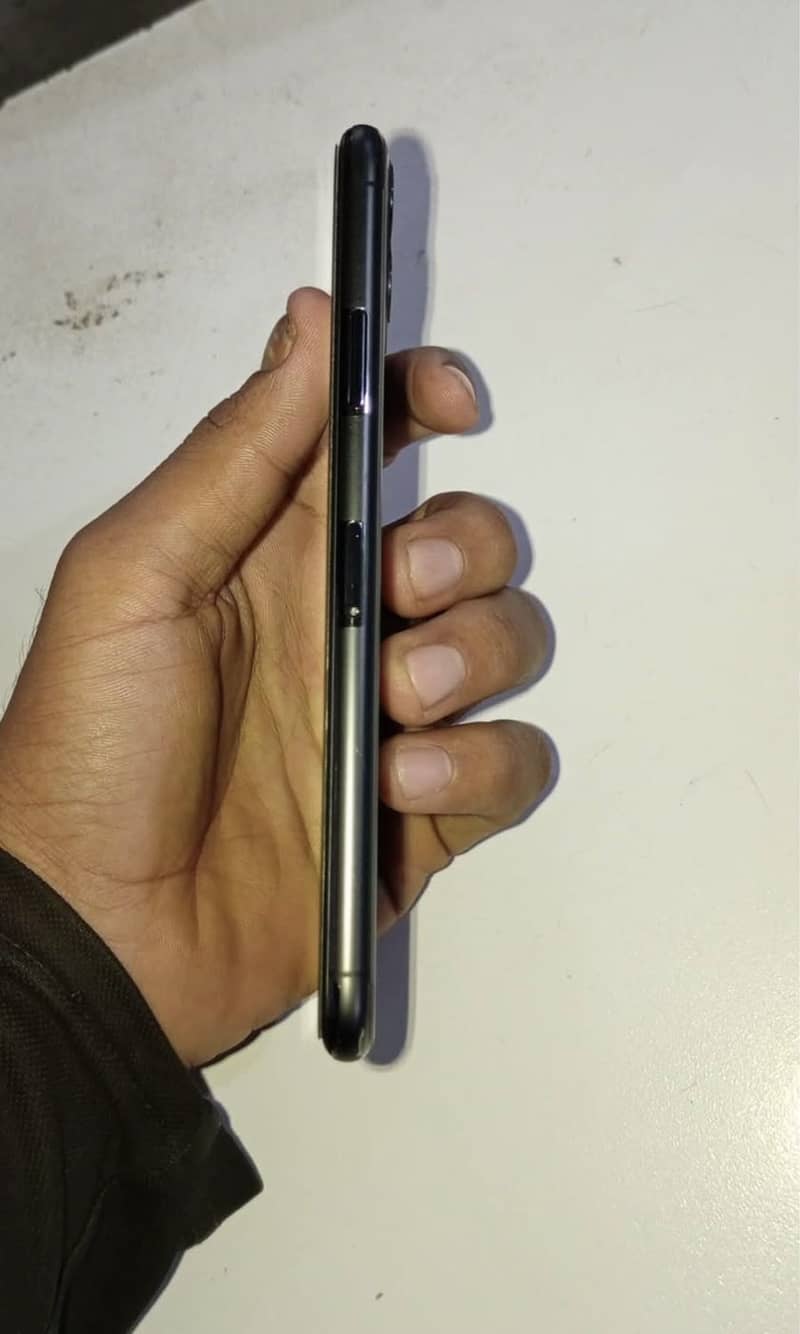Apple iPhone 11 Pro Max 2