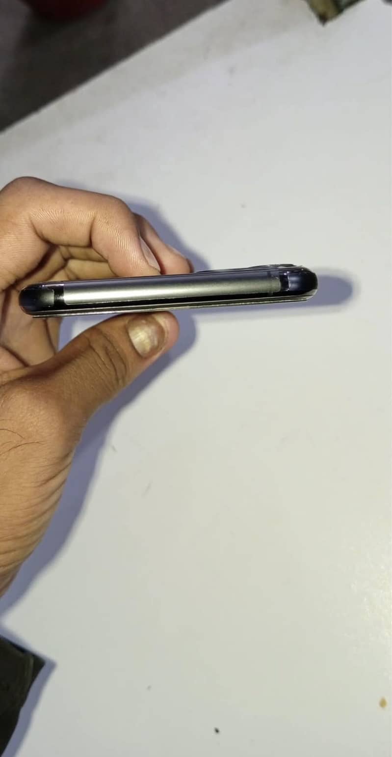 Apple iPhone 11 Pro Max 3