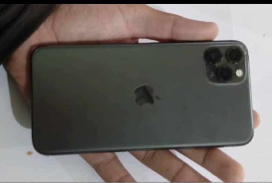 Apple iPhone 11 Pro Max 4