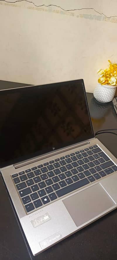 HP Elite 835 G7- like new, 8gb Ram, 256 gb SSD