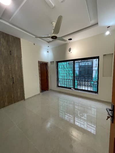 10 Marla Complete House Available For Rent On Prime Location And Reasonable Price