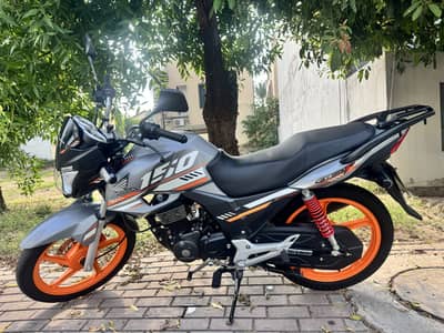 Honda CB 150F 2024 – Silver | Only 1815 KM | URGENT SALE
