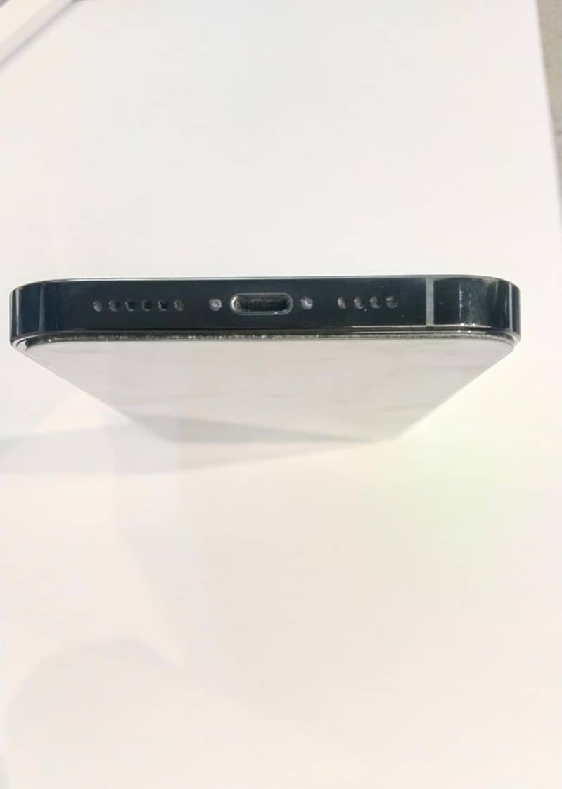 Apple iPhone 14 Pro Max 1