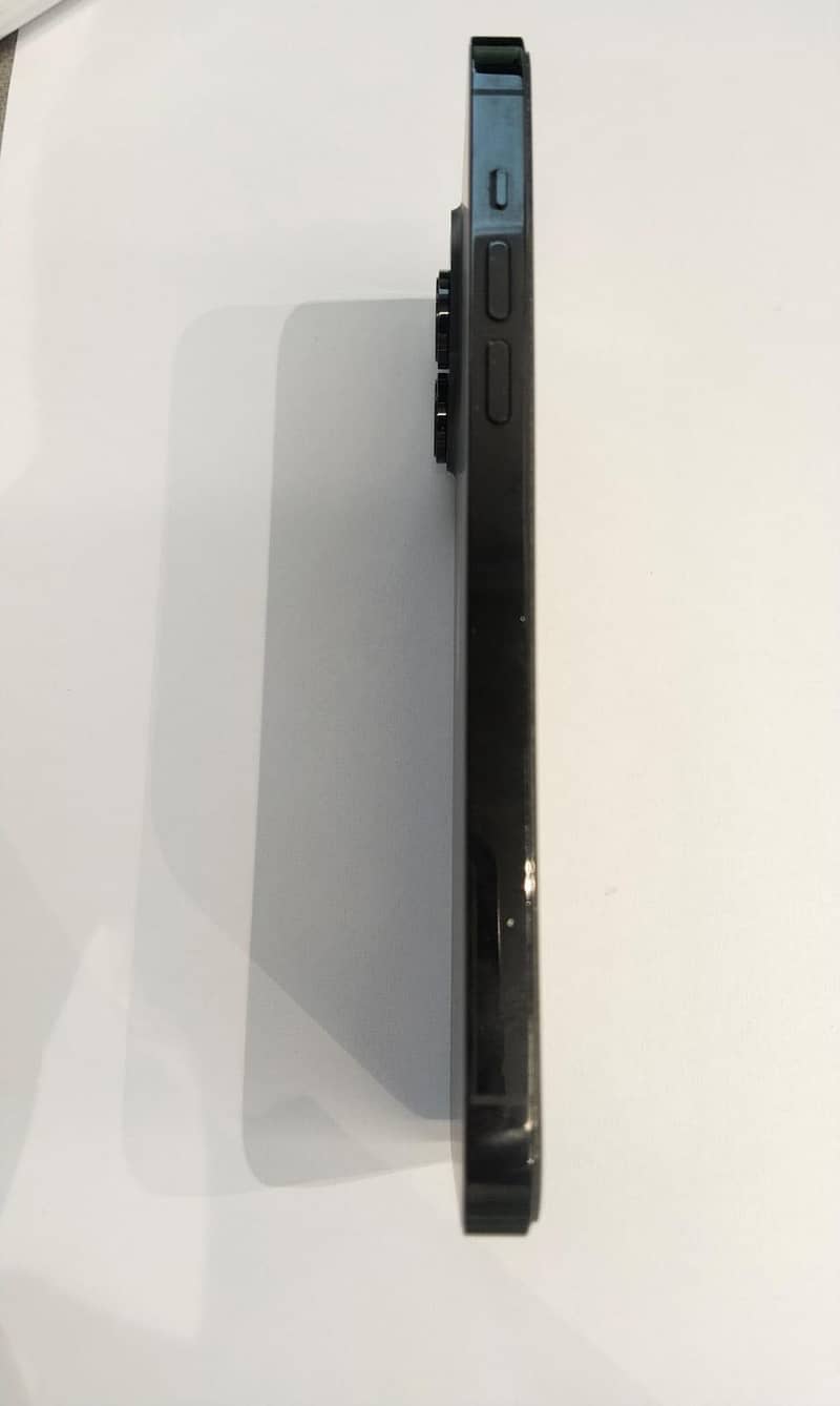 Apple iPhone 14 Pro Max 3