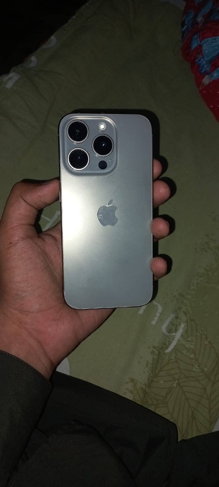 Apple iPhone 15 Pro 0