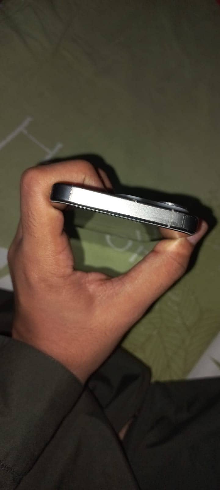 Apple iPhone 15 Pro 1
