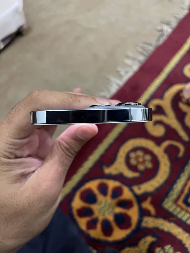 Apple iPhone 13 Pro 3