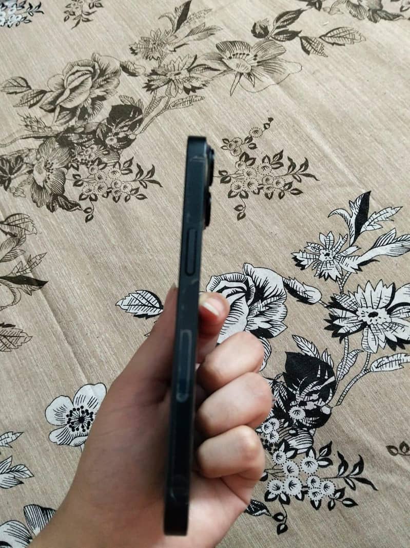 Apple iPhone 14 2