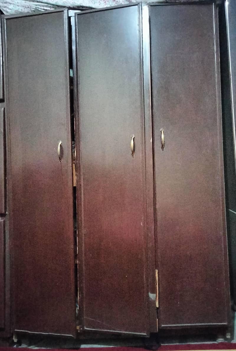 wardrobe 0