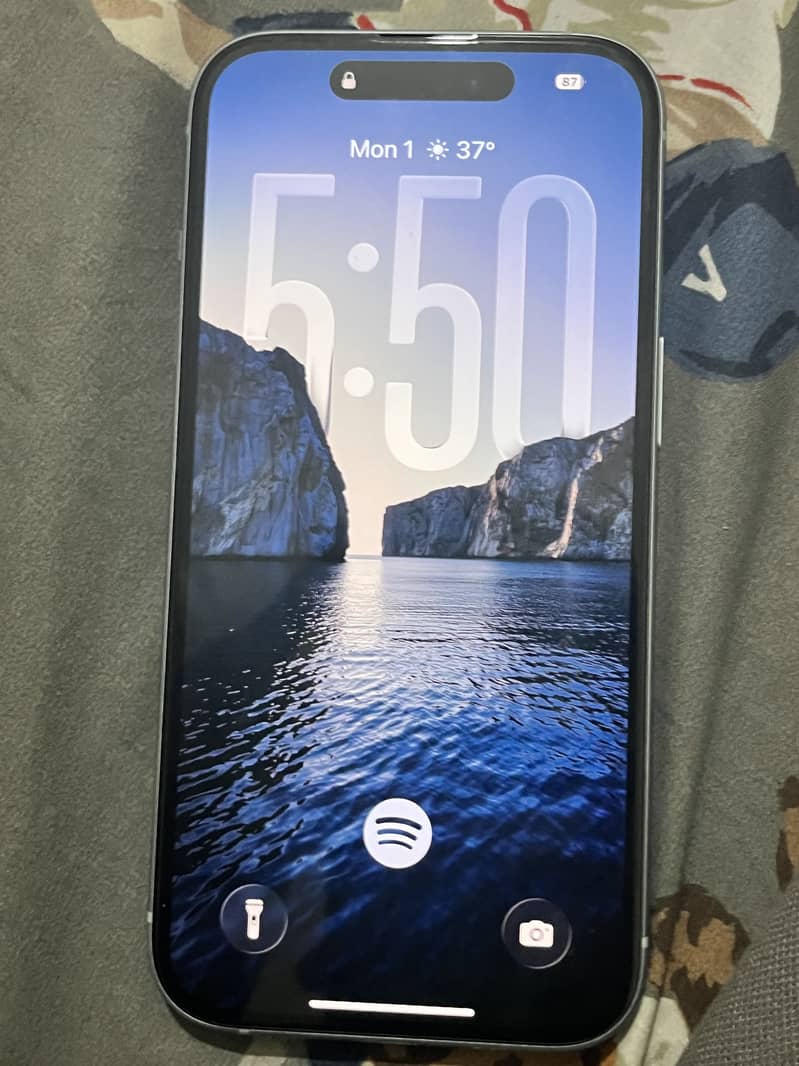 Apple iPhone 15 2