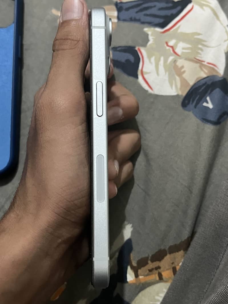 Apple iPhone 15 3