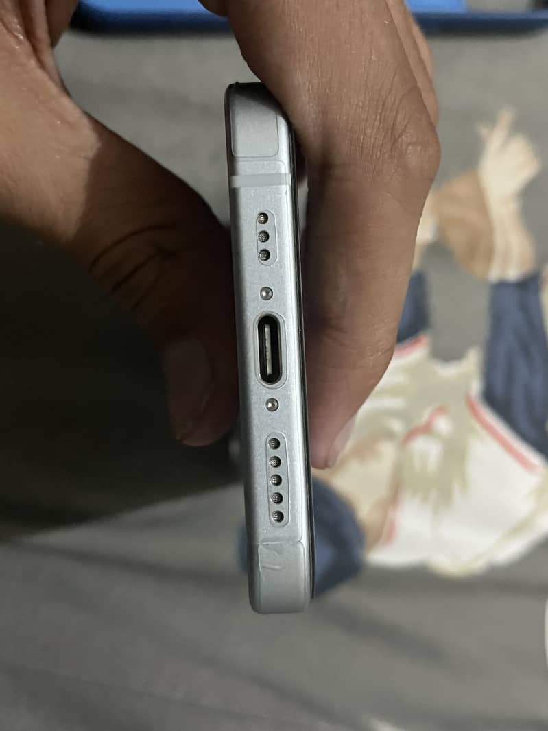 Apple iPhone 15 6