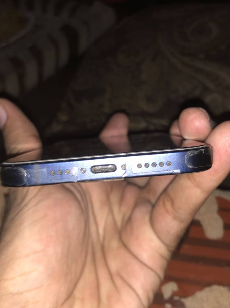 Apple iPhone 12 2