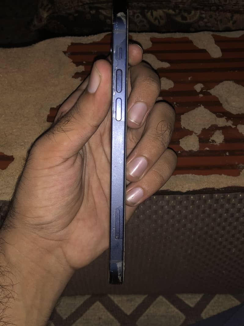 Apple iPhone 12 3
