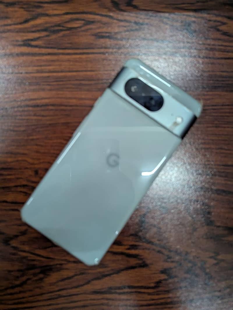 Google Pixel 8 4