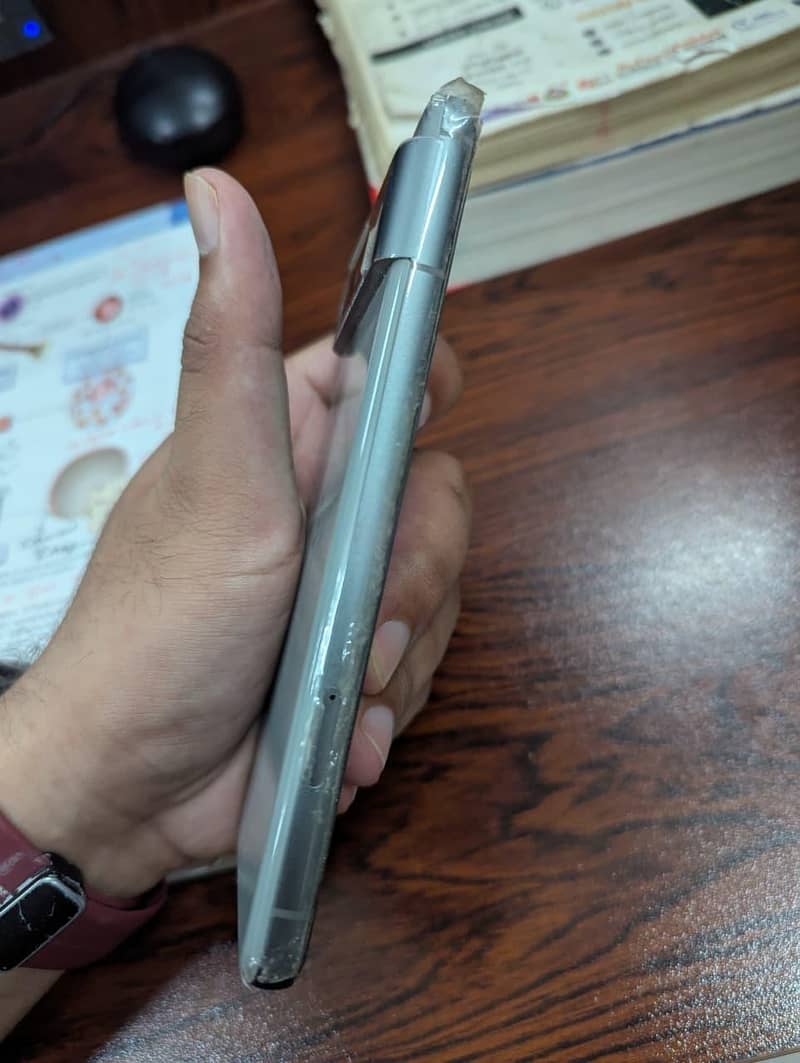 Google Pixel 8 6