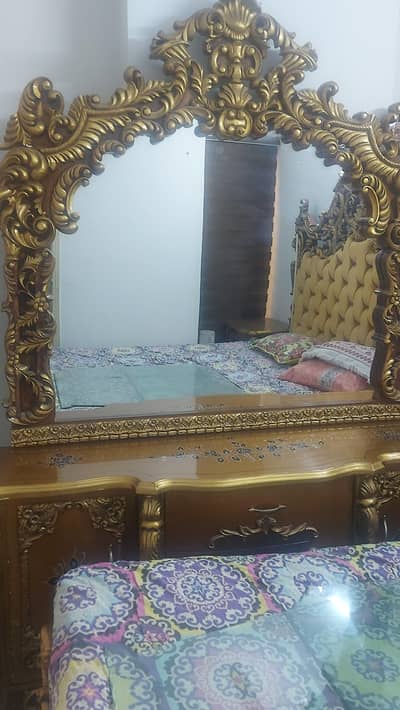 deco . . . bed and dressing 10/10 condition