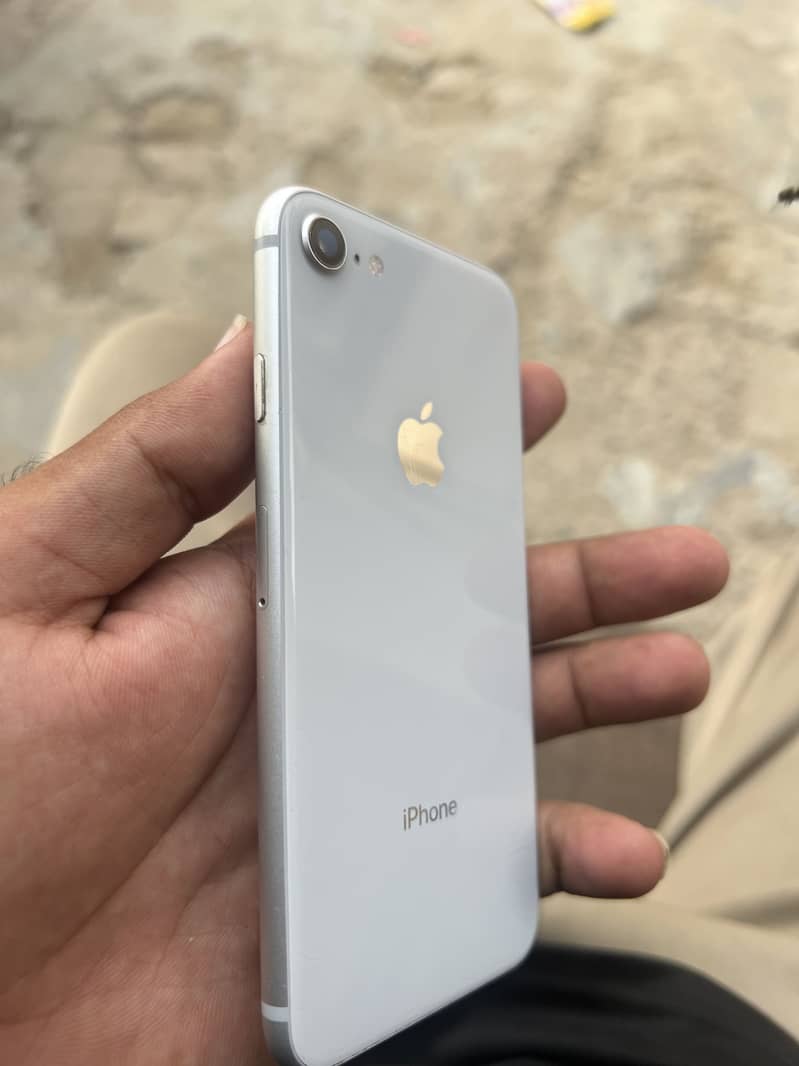 Apple iPhone 8 1