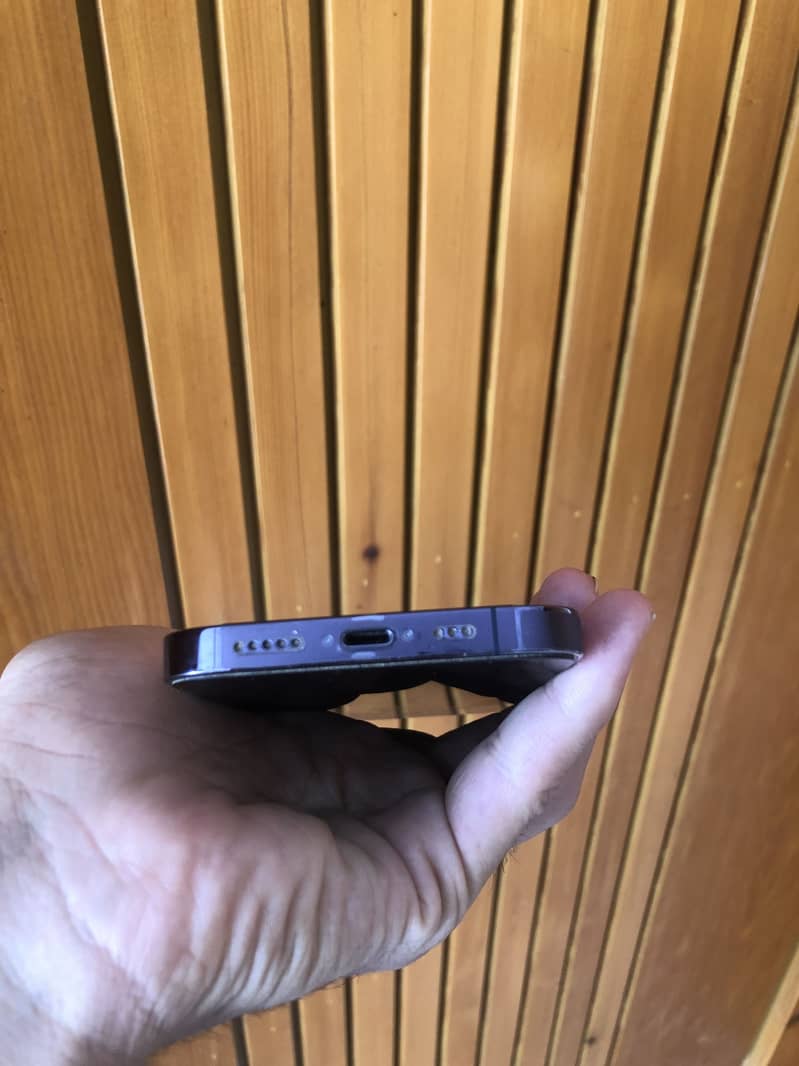 Apple iPhone 14 Pro 2