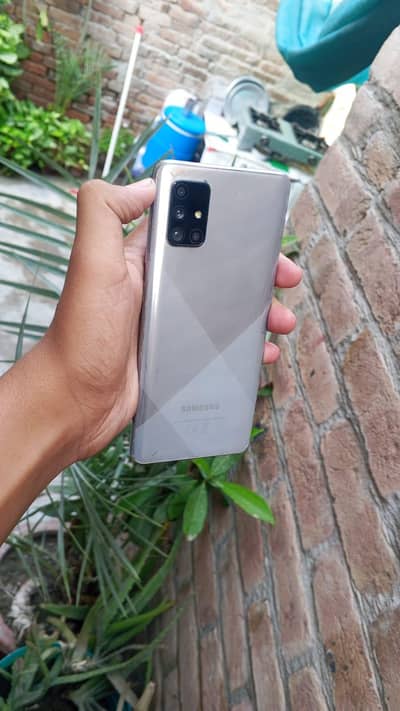 Samsung A71 ( 8/128ram )