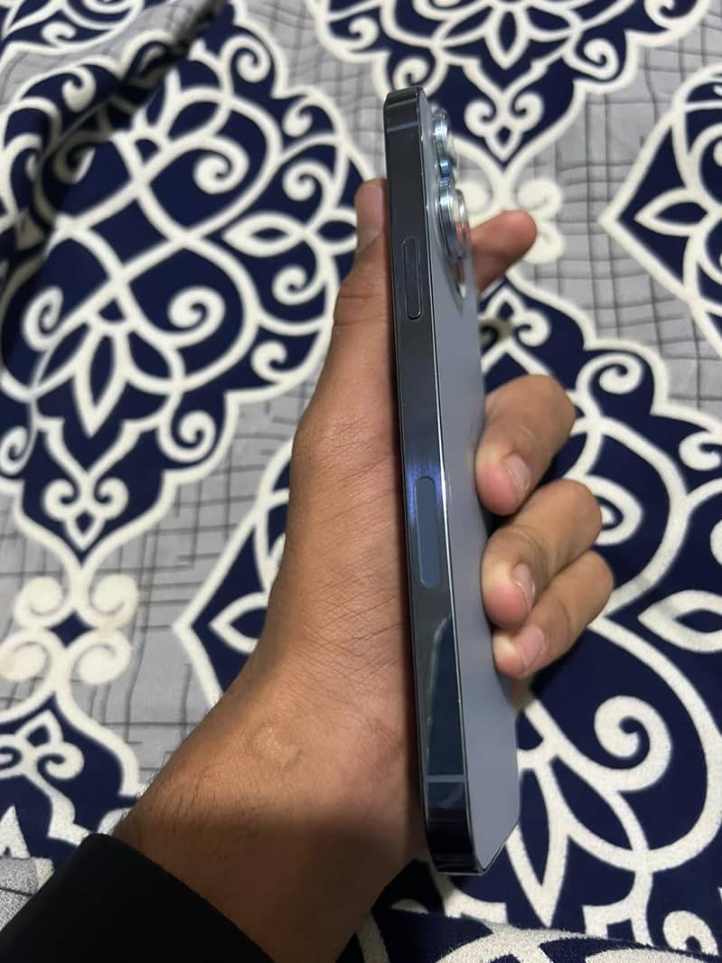 Apple iPhone 13 Pro Max 3